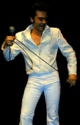                                                               








    D  A  N  I  E  L        A  L  L  E  V  A  T  O 
             
                        &   su banda


   ( the best Elvis Impersonator from Argentina )
